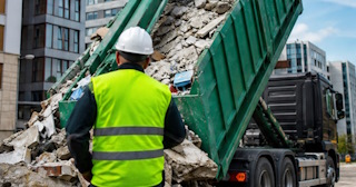 Вывоз строительного мусора в Реже: услуги лицензированной компании — ПроМусор